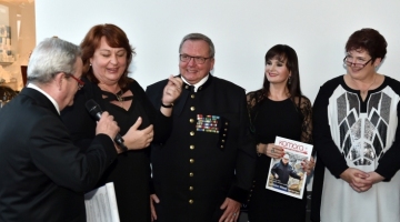 Zleva Alexandr Hemala, Irena Bartoňová Pálková, Ing. Ladislav Vitoul, Ing. Gabriela Ben Ahmed a Ing. Eva Frindtová Zleva Alexandr Hemala, Irena Bartoňová Pálková, Ing. Ladislav Vitoul, Ing. Gabriela Ben Ahmed a Ing. Eva Frindtová