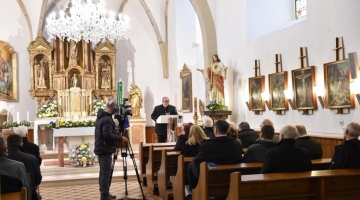 The speech of the company director at the church of St. Martin